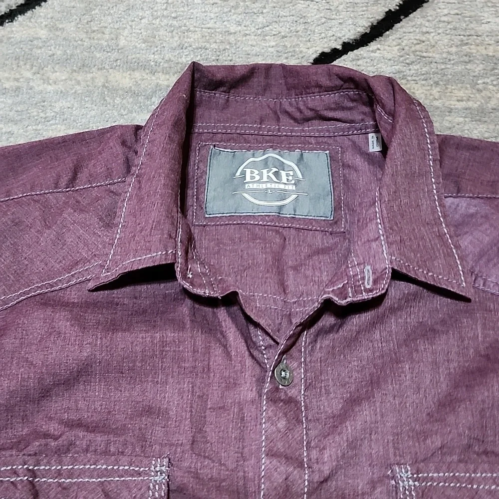 BKE ATHLETIC BURGUNDY & GRAY STITCH CASUAL BUTTON DOWN LONG-SLEEVED SHIRT LARGE